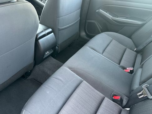 Used 2025 Nissan Altima 2.5 SV FWD image 13