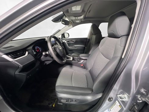 Used 2021 Toyota RAV4 XLE w/ Convenience Package image 14