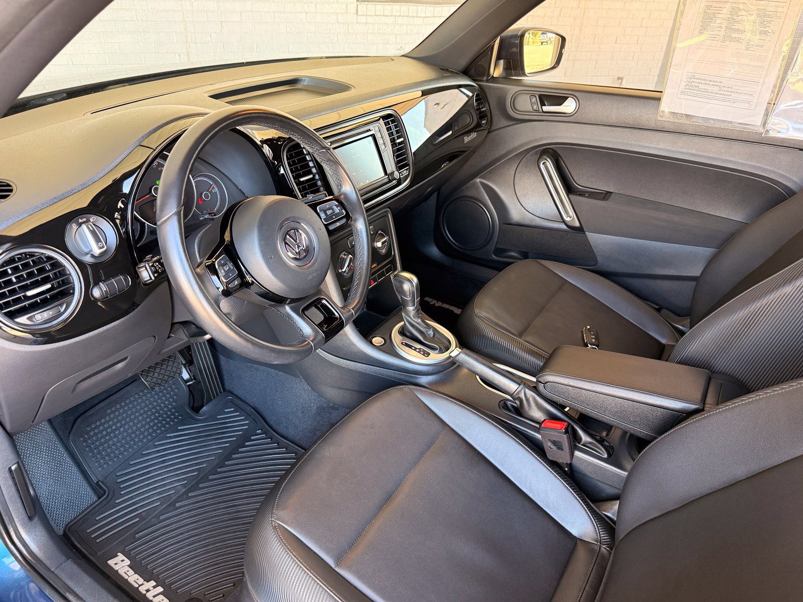 Used 2018 Volkswagen Beetle 2.0T S w/ Style & Comfort Package For S FWD image 11