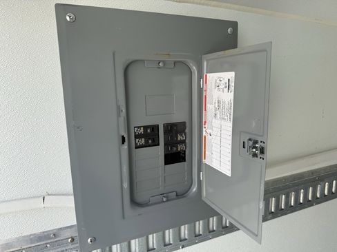 Used 2019 Freightliner Sprinter 2500 image 24