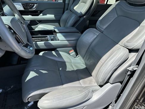 Used 2019 Lincoln Navigator Reserve AWD/4WD image 15