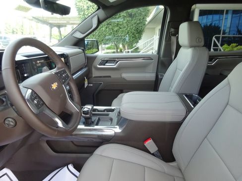 New 2026 Chevrolet Silverado 1500 LTZ w/ Technology Package AWD/4WD image 13