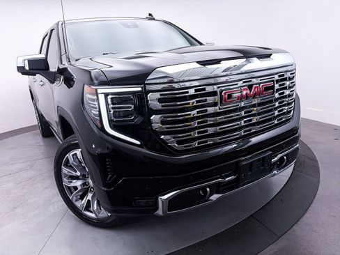 Used 2023 GMC Sierra 1500 Denali w/ Denali Reserve Package AWD/4WD image 3