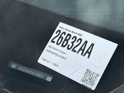 Used 2025 Buick Enclave Preferred w/ Power Package image 34