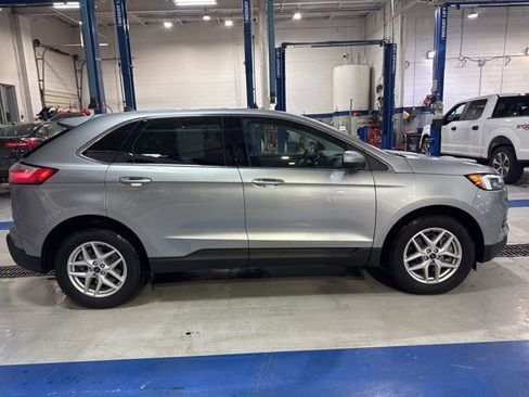 Certified 2022 Ford Edge SEL w/ Convenience Package image 9