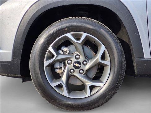 Used 2025 Chevrolet Trax LT w/ LT Convenience Package FWD image 24