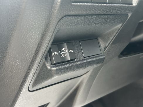 Used 2024 Toyota Tacoma SR5 AWD/4WD image 22