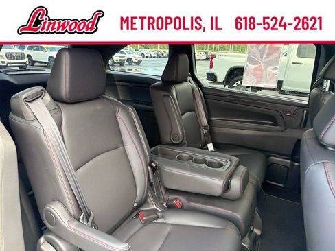 Used 2024 Honda Odyssey Sport image 11