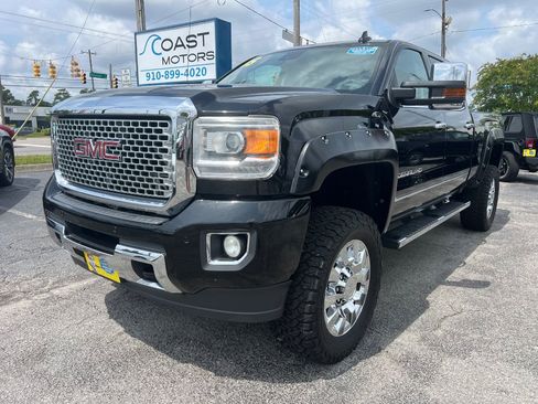 Used 2015 GMC Sierra 2500 Denali w/ Driver Alert Package AWD/4WD image 7