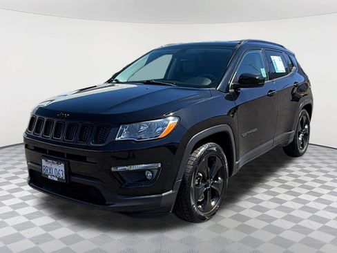 Used 2020 Jeep Compass Latitude FWD image 1