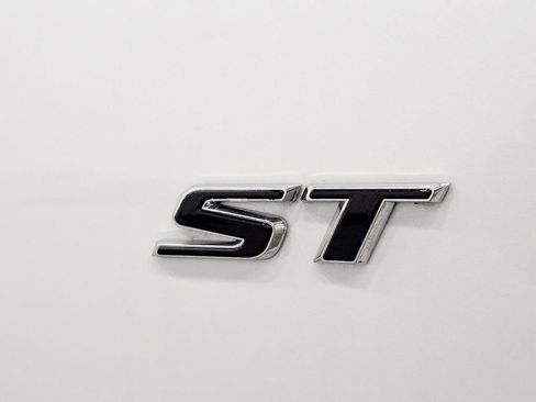 Used 2025 Buick Enclave Sport Touring w/ Super Cruise Package FWD image 34