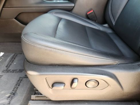 Used 2021 Chevrolet Tahoe Z71 w/ Z71 Off-Road Package image 28