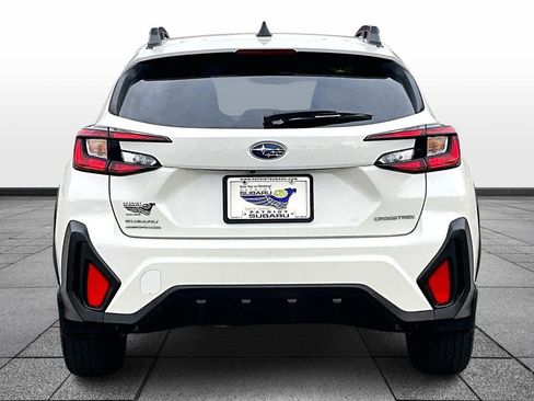 Used 2024 Subaru Crosstrek 2.0i Premium image 4