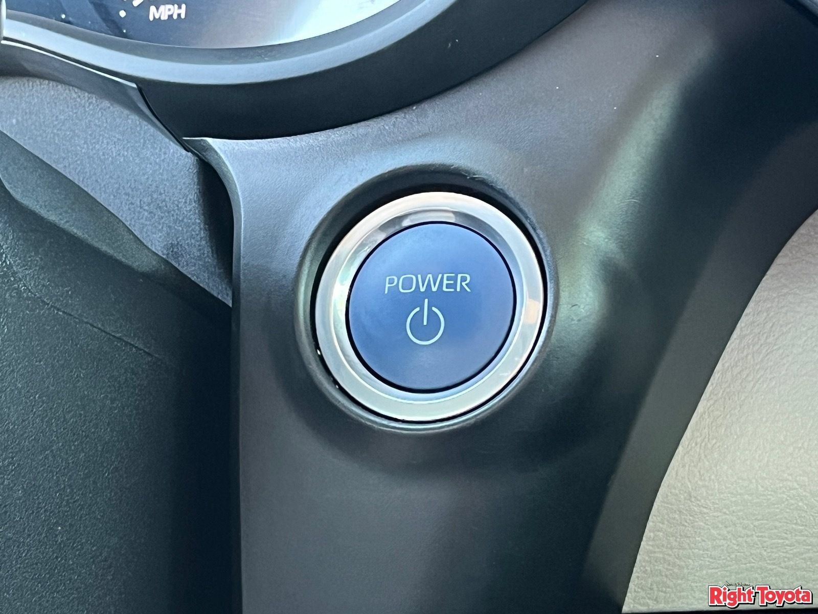 Certified 2024 Toyota Sienna XLE FWD image 26