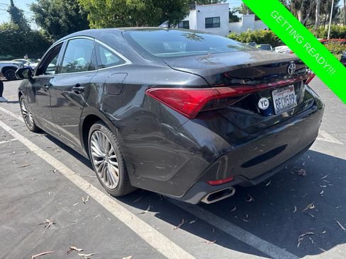 Used 2019 Toyota Avalon Limited w/ Advanced Safety Package FWD image 4