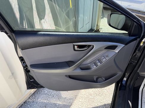 Used 2012 Hyundai Elantra Limited w/ Technology Pkg 5 image 11