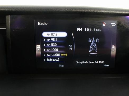 Used 2017 Lexus IS 300 AWD image 5