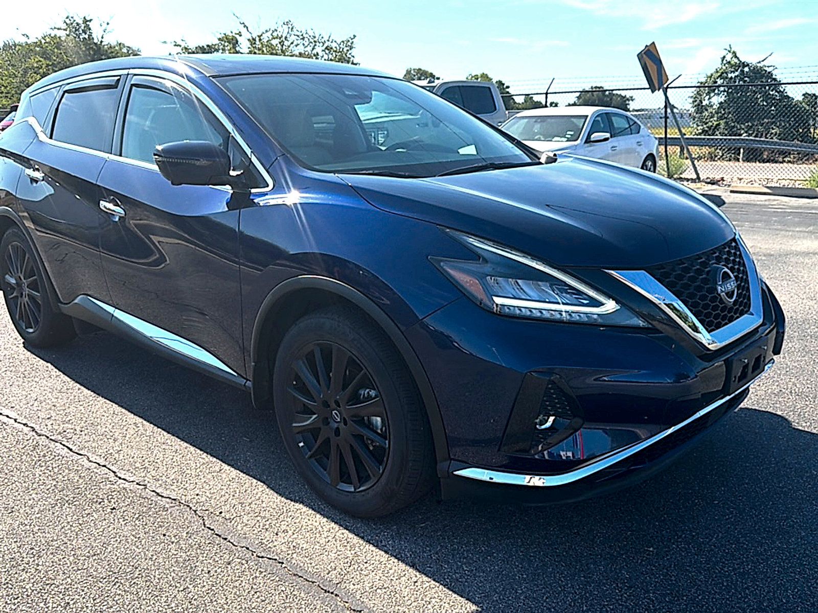 Used 2024 Nissan Murano SL FWD image 3