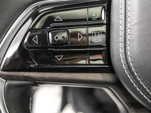 Used 2021 Jeep Grand Cherokee L Overland w/ Luxury Tech Group IV image 19