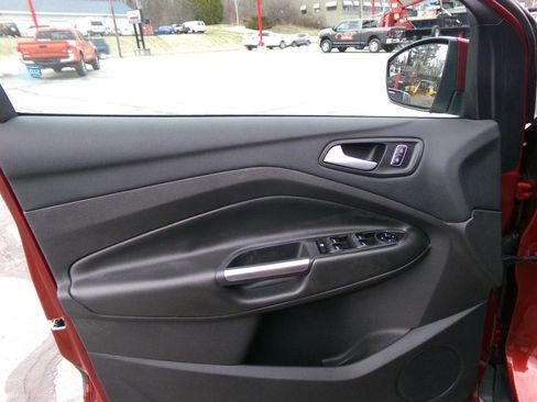 Used 2015 Ford Escape SE AWD/4WD image 12