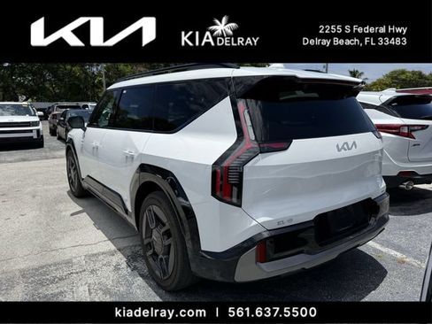 Certified 2024 Kia EV9 GT-Line AWD/4WD image 8