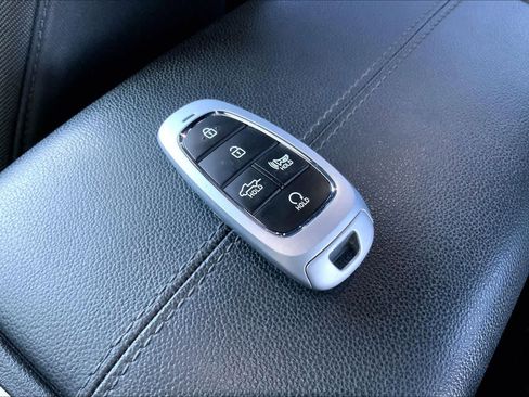 Used 2023 Hyundai Santa Cruz SEL Premium image 15