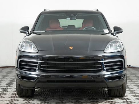 Certified 2023 Porsche Cayenne AWD/4WD image 10