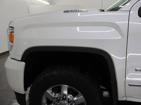 Used 2019 GMC Sierra 3500 Denali w/ Duramax Plus Package AWD/4WD image 32