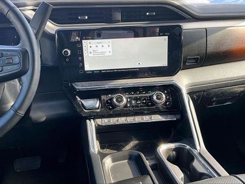 Used 2024 GMC Sierra 3500 Denali w/ Denali Reserve Package image 10