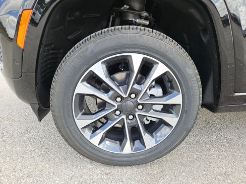 New 2025 Jeep Grand Cherokee Overland w/ Luxury Tech Group IV image 21