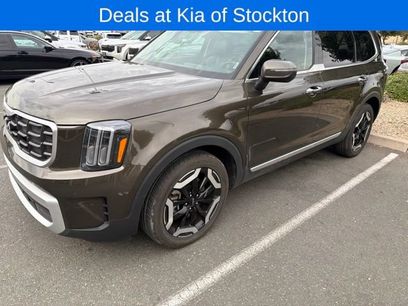 Certified 2025 Kia Telluride S