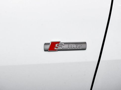 Used 2024 Audi Q4 e-tron Premium Plus w/ Premium Plus image 81