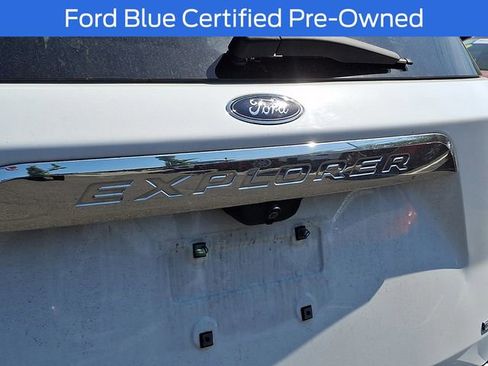 Used 2020 Ford Explorer XLT w/ Equipment Group 202A AWD/4WD image 34