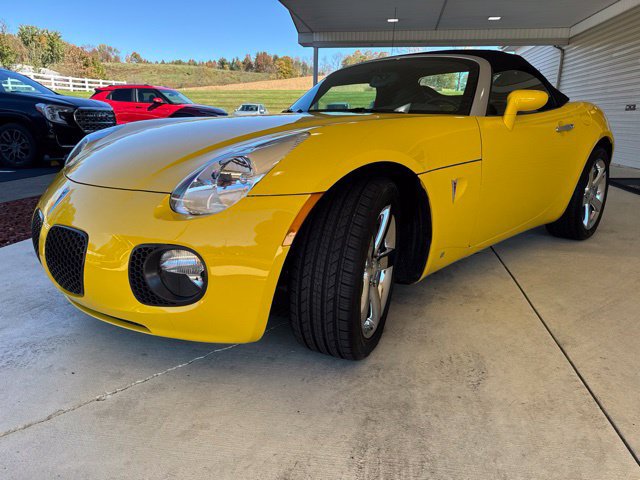 Used 2008 Pontiac Solstice GXP w/ Premium Package RWD image 9