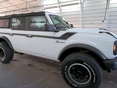 Used 2021 Ford Bronco 4-Door AWD/4WD image 2