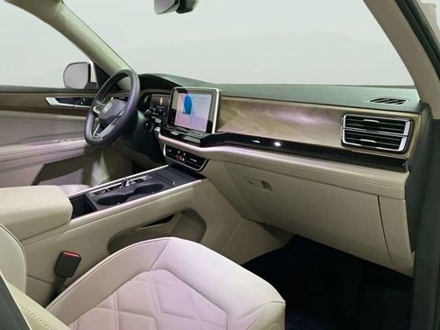 Used 2024 Volkswagen Atlas SE FWD image 29