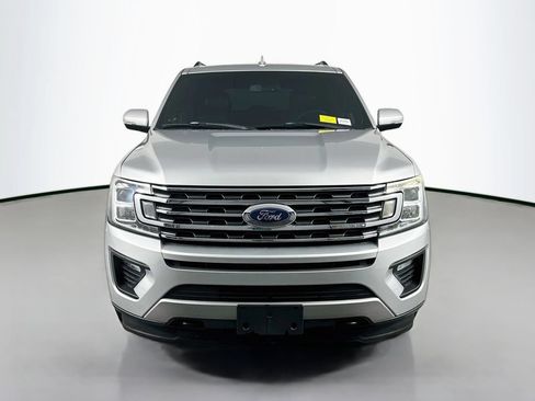 Used 2018 Ford Expedition XLT w/ Equipment Group 202A AWD/4WD image 2