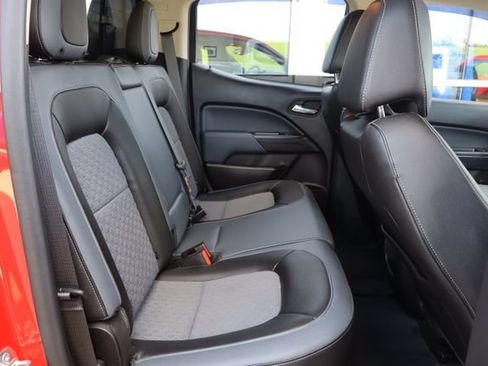 Used 2017 Chevrolet Colorado Z71 AWD/4WD image 32
