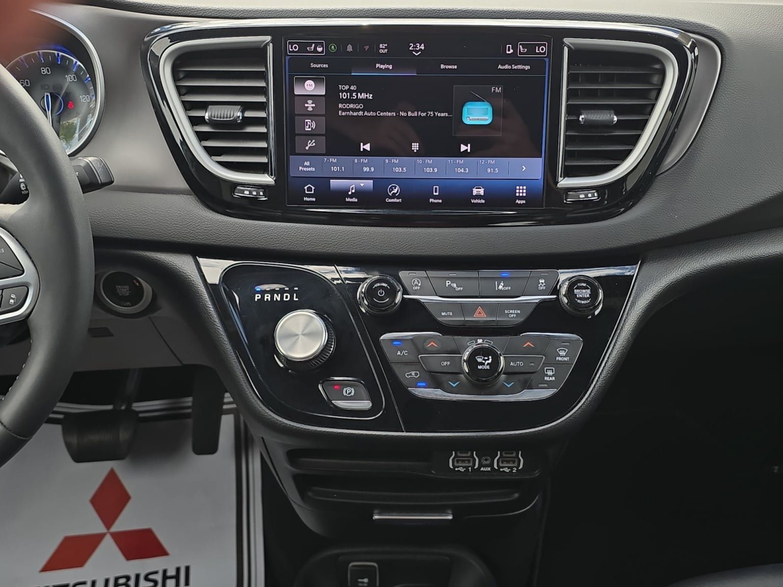 Used 2025 Chrysler Pacifica Select FWD image 15