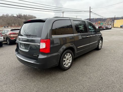 Used 2011 Chrysler Town & Country Touring-L w/ Entertainment Group #2 image 7