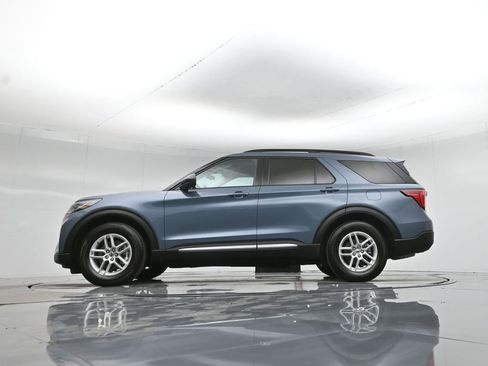 Used 2025 Ford Explorer Active image 8