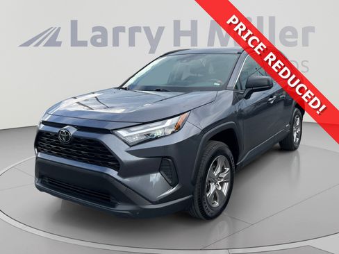 Used 2025 Toyota RAV4 LE AWD/4WD image 1