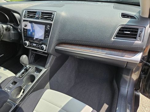 Used 2018 Subaru Outback 3.6R Limited AWD/4WD image 17