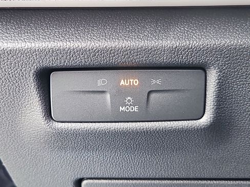 New 2026 Volkswagen Tiguan S image 8