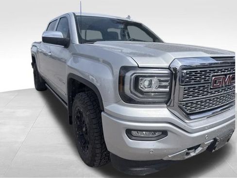 Used 2018 GMC Sierra 1500 Denali w/ Denali Ultimate Package AWD/4WD image 6