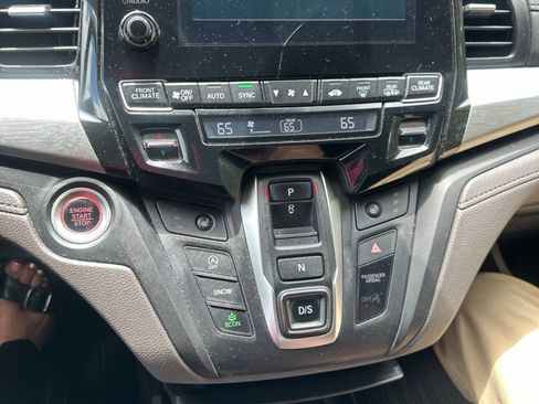 Used 2021 Honda Odyssey EX image 3