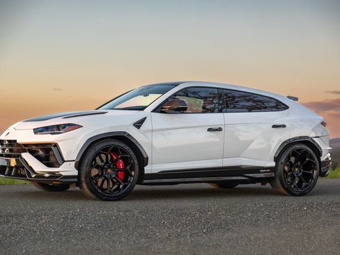 Used 2023 Lamborghini Urus Performante AWD/4WD image 9