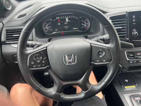 Used 2025 Honda Passport EX-L image 14