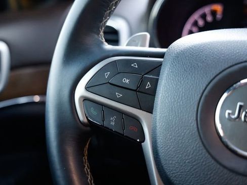 Used 2017 Jeep Grand Cherokee Overland w/ Jeep Active Safety Group image 31