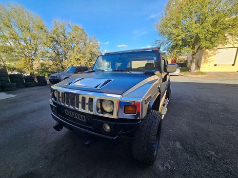 Used 2005 HUMMER H2 SUT w/ Preferred Equipment Group AWD/4WD image 6